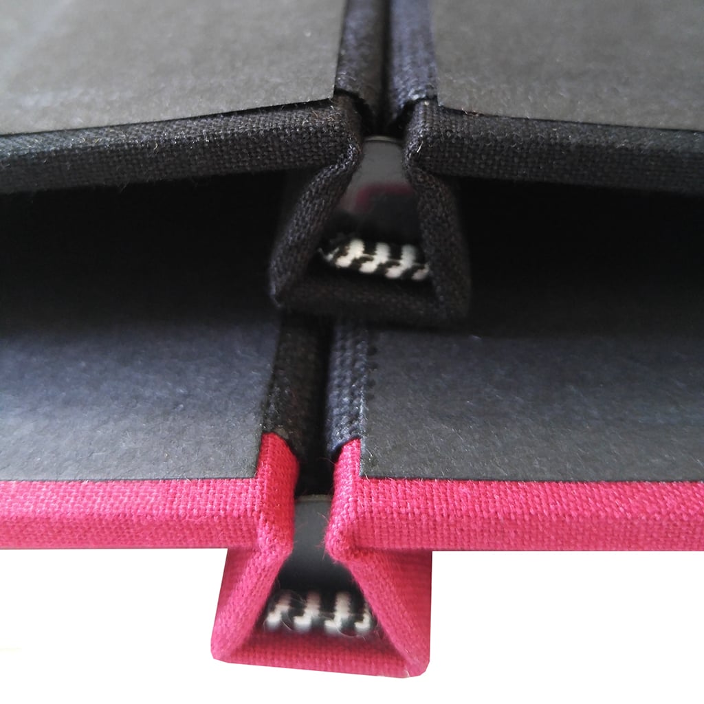 Pinchbook [No Window, Leather, Black, 8.5"x11.75" Portrait]