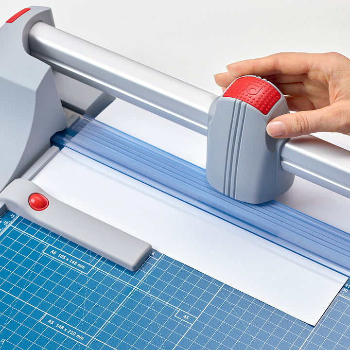 Dahle Model 448S 51-1/8" Premium LF Rolling Trimmer with Stand