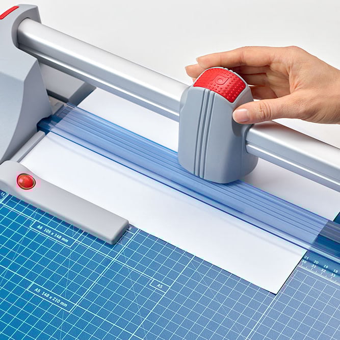 Dahle Model 472S 72" Premium Rolling Trimmer With Stand