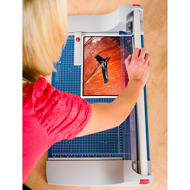 Dahle Model 442 Premium Rolling Trimmer - 20 1/8 Inch
