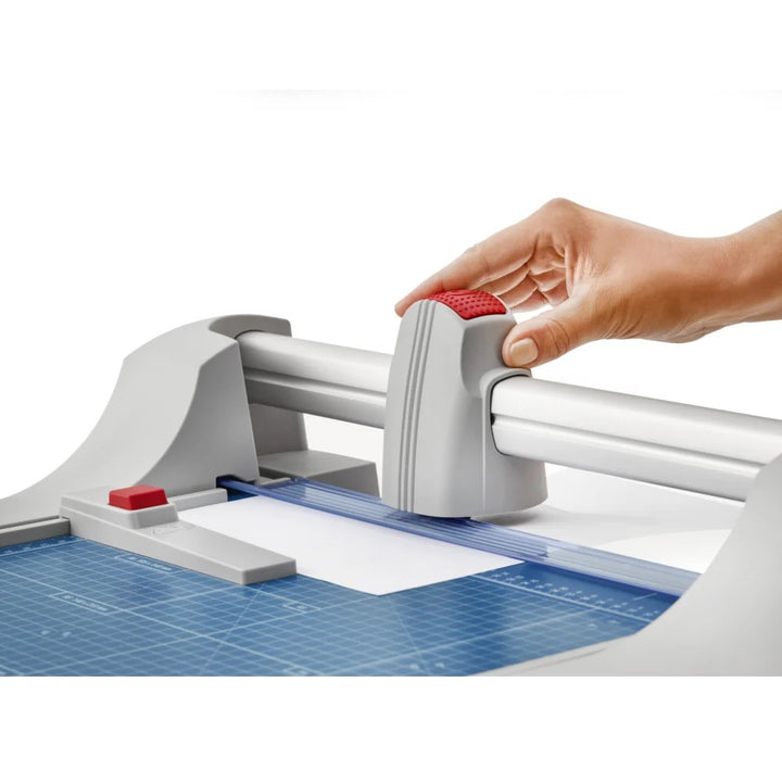 Dahle Model 444 Premium Rolling Trimmer - 26 3/8 Inch