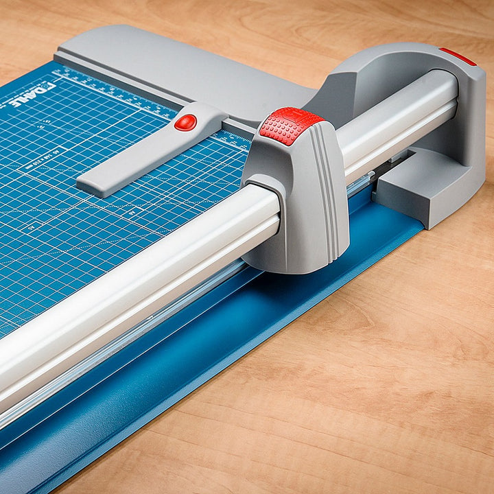 Dahle Model 444 Premium Rolling Trimmer - 26 3/8 Inch