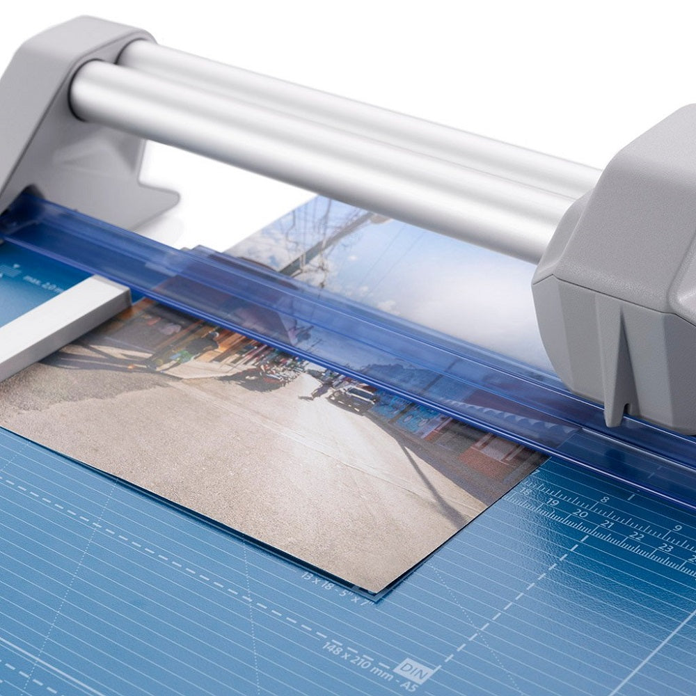 Dahle Model 554 Professional Rolling Trimmer - 28 1/4 Inch