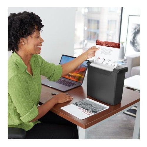 GBC ShredMaster PS06-02 6-Sheet Level P-2 Strip-Cut Shredder - 1757402