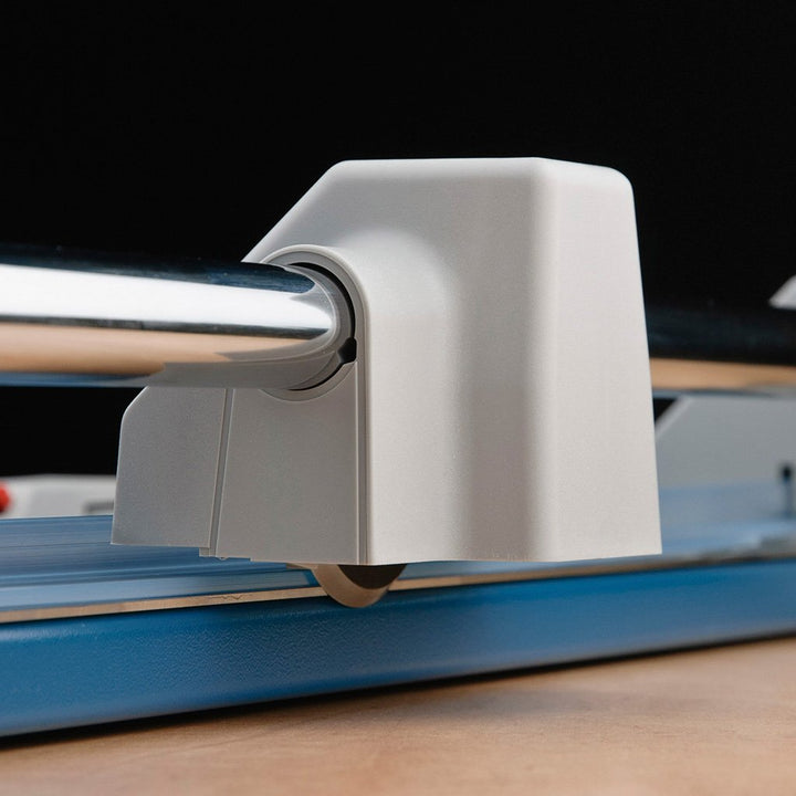 Dahle Model 552 Professional Rolling Trimmer - 20 1/8 Inch