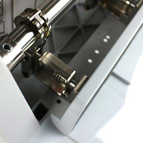 Swingline LightTouch Heavy Duty 2-7 Hole Punch - 74357