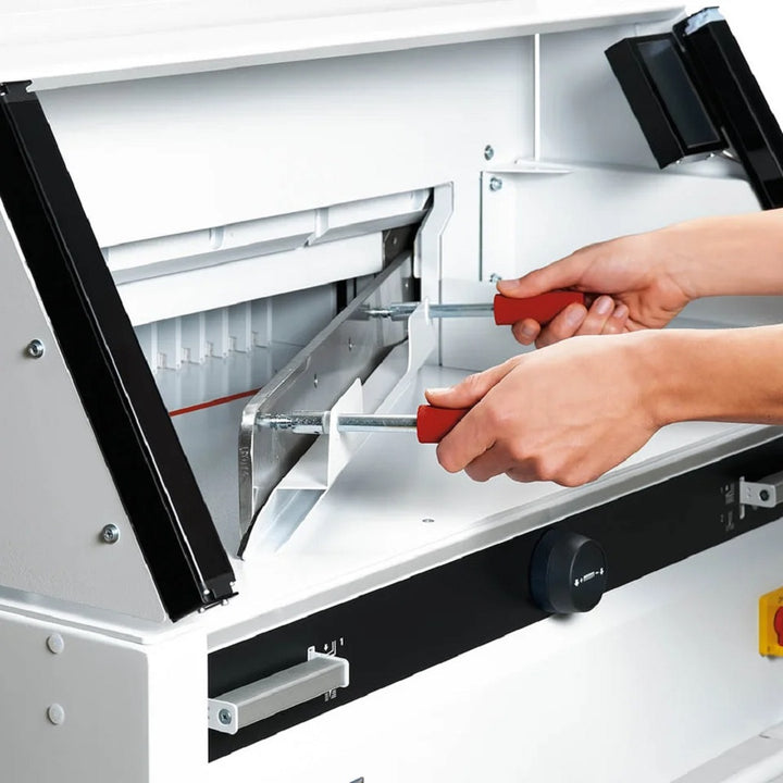 Triumph 6660 25-1/2" Automatic Programmable Cutter with VRCut Software
