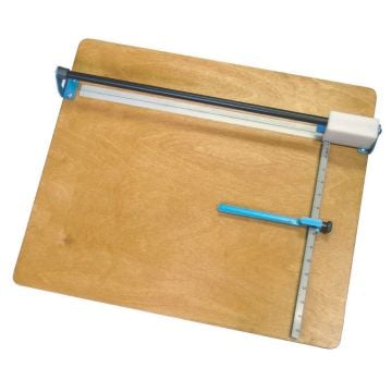 Lassco Wizer W630 Score II 19.5" Scoring Machine with a metal ruler and adjustable scoring guide.
